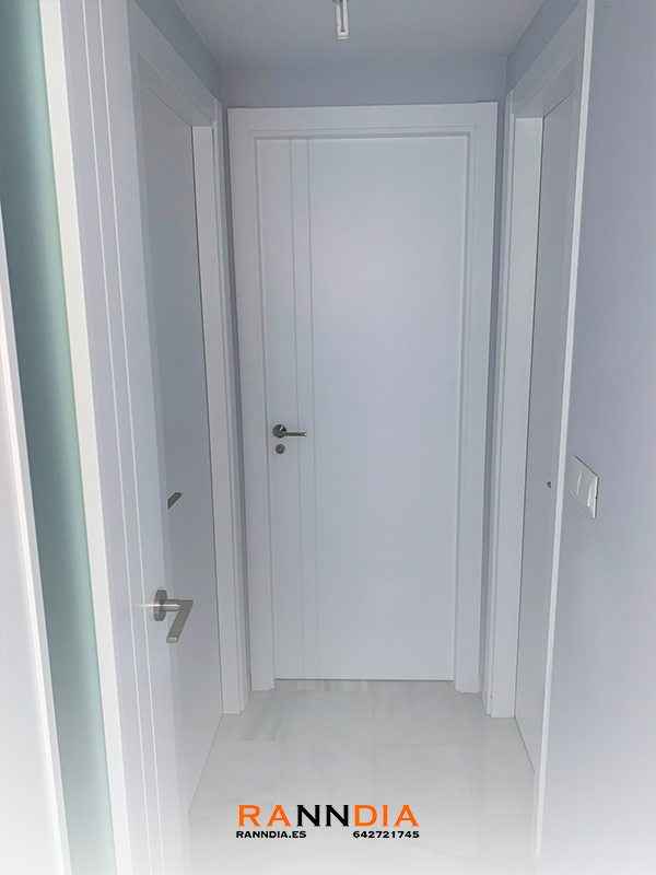 Puerta de interior modelo 11 en Armarios Torre del Mar