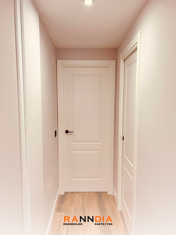 Puerta de interior modelo 15 en Armarios Torre del Mar