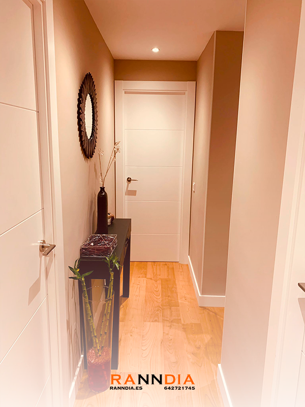 Puerta de interior modelo 18 en Armarios Torre del Mar