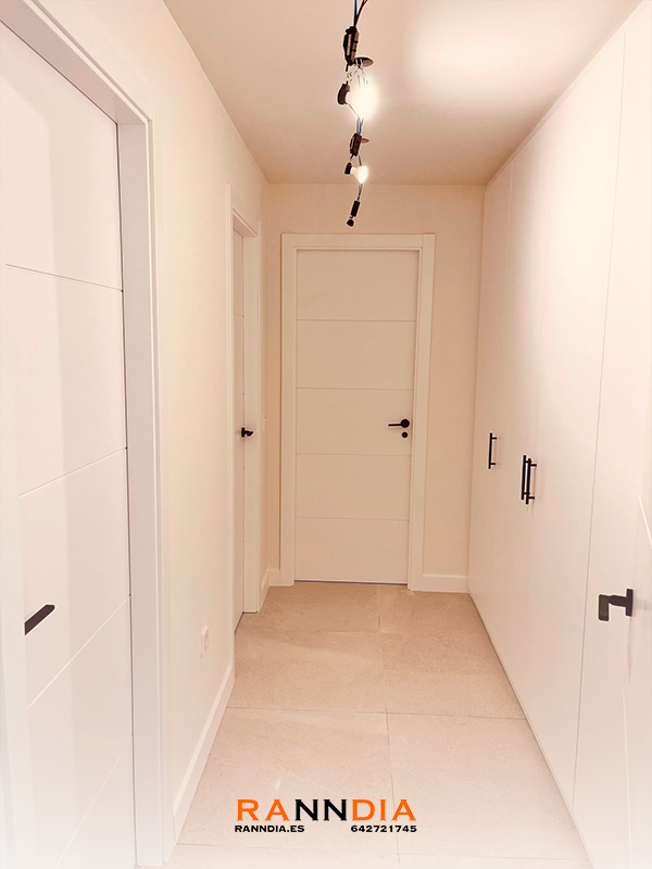 Puerta de interior modelo 3 en Armarios Torre del Mar